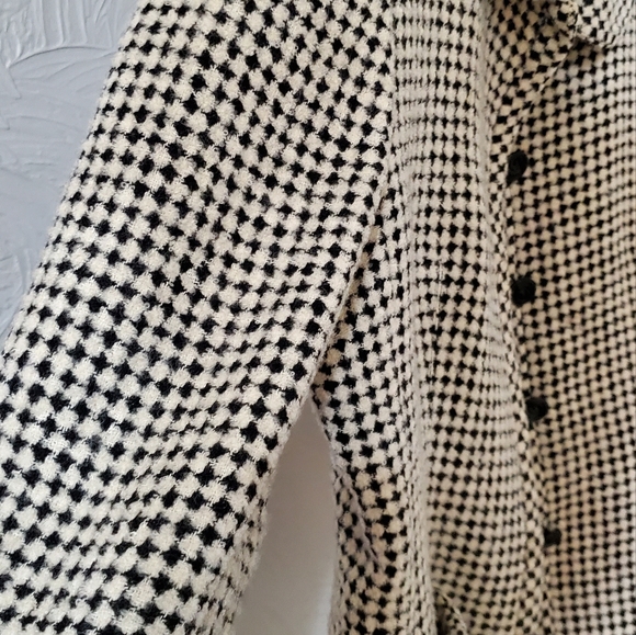 Womans Black and White Jacket - Picture 3 of 9